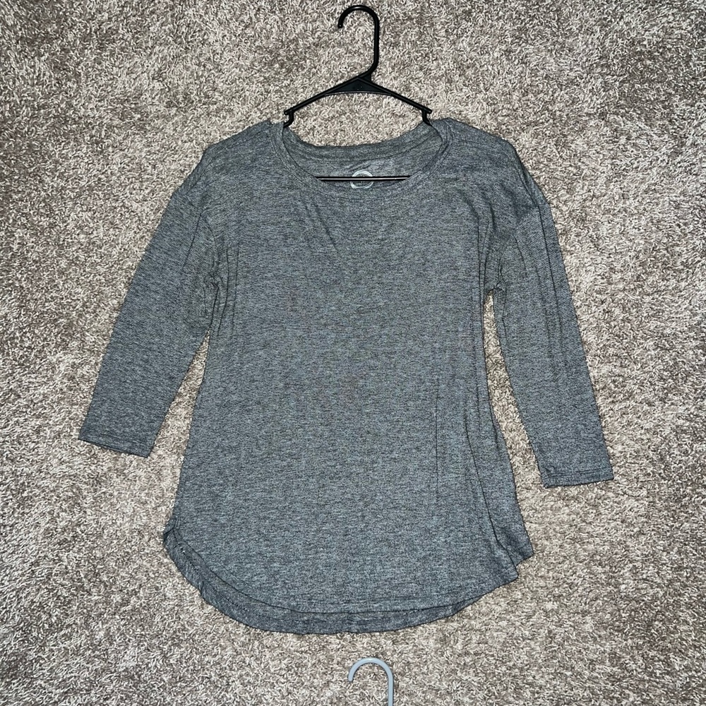 Xs gray top